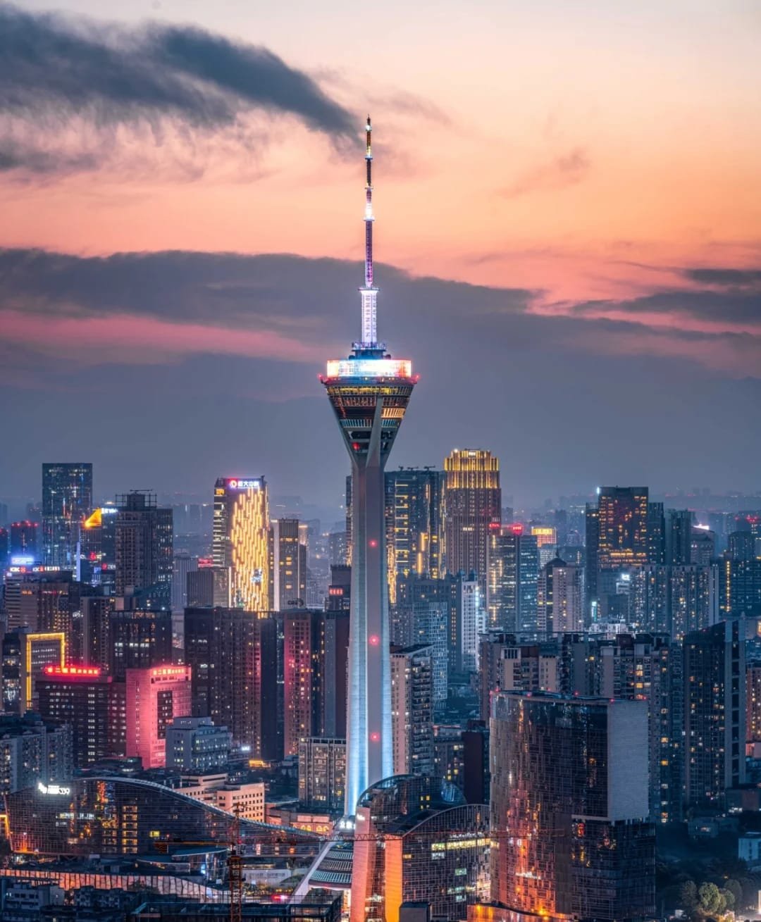 TOP 10 ĐIỂM THAM QUAN TẠI THÀNH ĐÔ 
