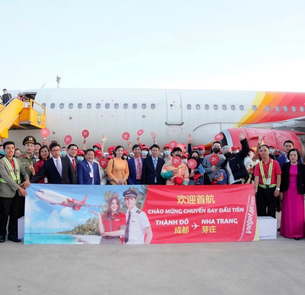 HƠN 200 KHÁCH TRUNG QUỐC DU XUÂN TẠI NHA TRANG 