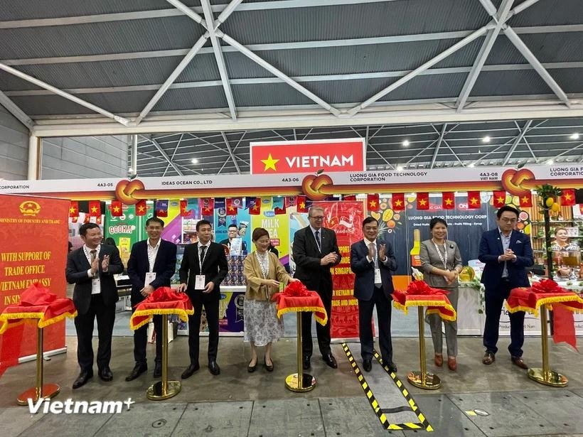 SINGAPORE - THỊ TRƯỜNG TIỀM NĂNG CHO NGÀNH ẨM THƯC VIỆT NAM 